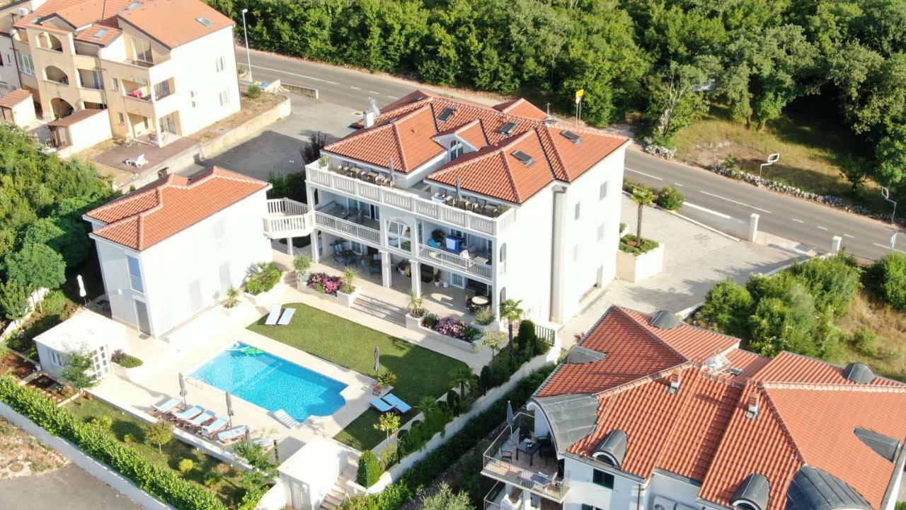 Deluxe Apartments Vila Carissa Malinska Exterior foto